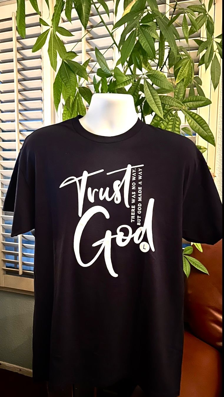 Unisex TRUST GOD T-shirt